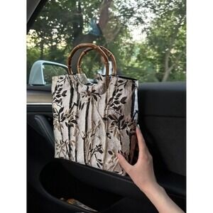 Elegant Floral Patterned Handbag with‎ Bamboo Handles